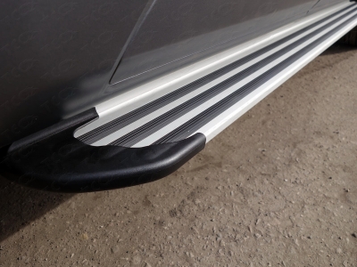 Пороги алюминиевые Slim Line Silver ТСС для Hyundai Santa Fe 2015-2018