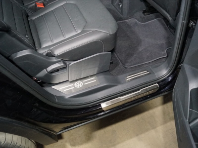 Накладки на пороги лист шлифованный надпись Teramont 4 шт ТСС для Volkswagen Teramont 2018-2021
